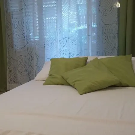 Le Sorelle سانتا تيريزا دي ريفا